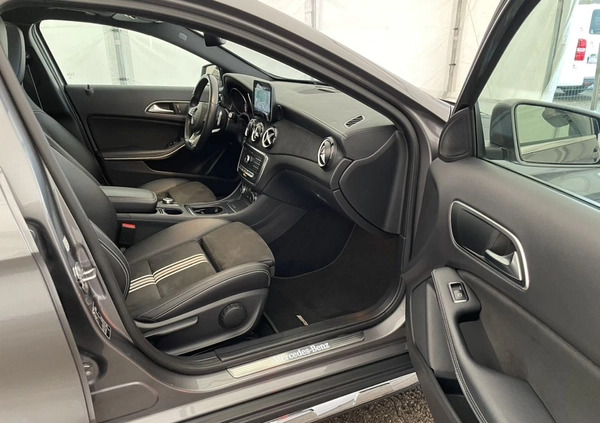 Mercedes-Benz GLA cena 98900 przebieg: 92000, rok produkcji 2017 z Wolbrom małe 781